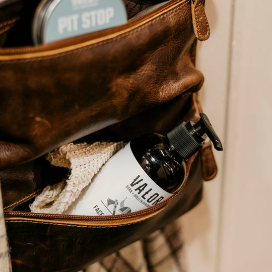 Mens Leather Hanging Toiletry Bag - Rockliff…