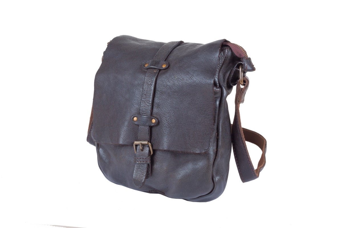 Chadwick messenger bags for men online