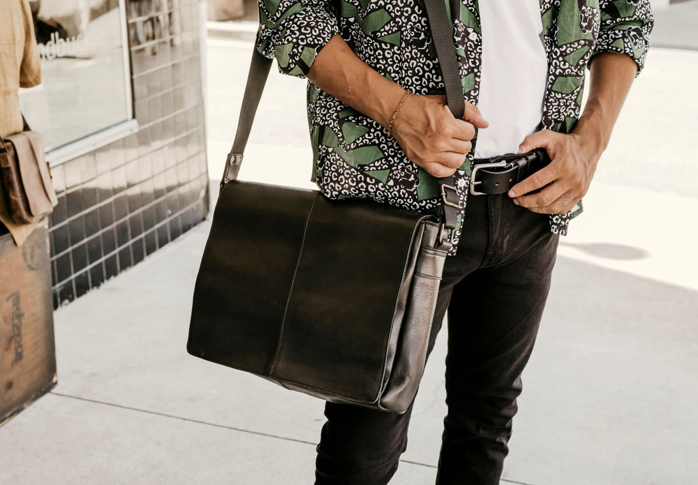 Lincoln Messenger Bag - Antique Black - V2