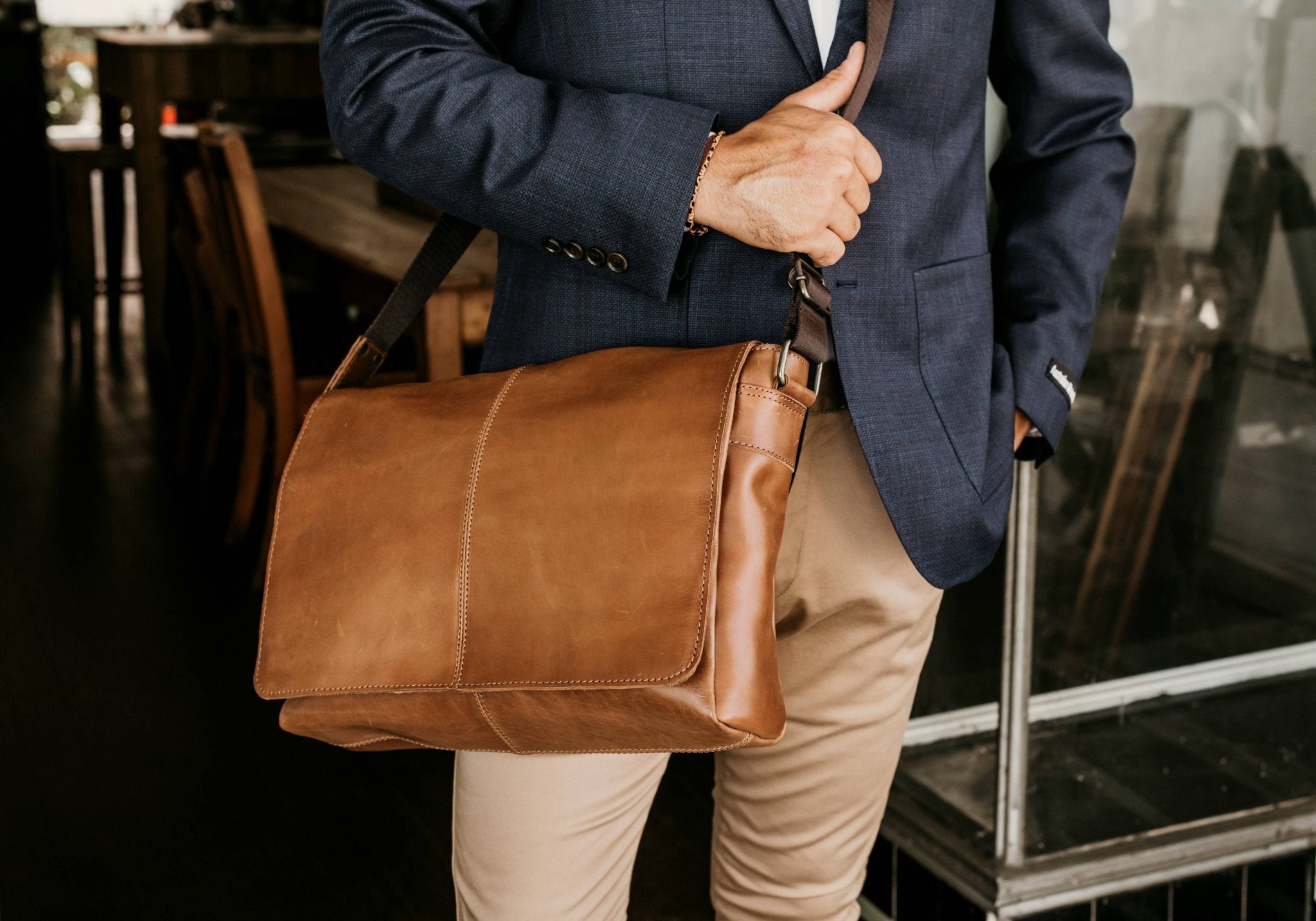 Lincoln Messenger Bag - Antique Brown - V2